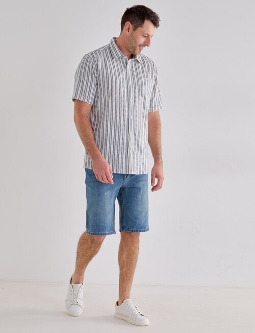 Chisel Extreme Stretch Shorts, Stonewash product photo View 03 L