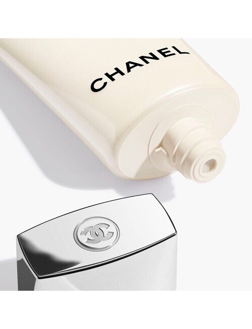 CHANEL ÉCLAT PREMIER LA MOUSSE 洗顔料 CHANEL ÉCLAT PREMIER LA MOUSSE Brightening Cleansing Cream-To-Foam