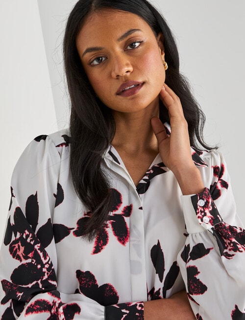 Whistle Magnolia Print Fashion Blouse, White product photo