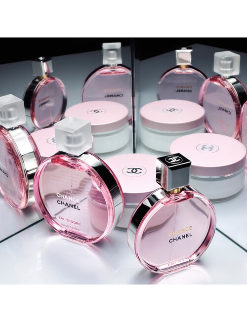 CHANEL CHANCE EAU TENDRE Moisturising Scented Body Oil, 150ml product photo View 03 L