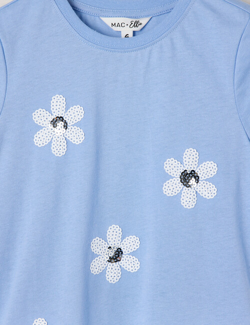 Mac & Ellie Sequin Daisies Short Sleeve Tee, Periwinkle product photo View 02 L