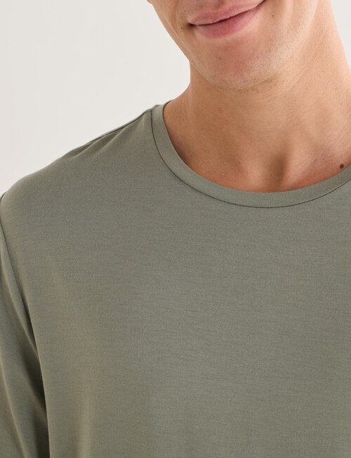 Mazzoni TENCEL Lounge Tee, Sage Green product photo View 04 L