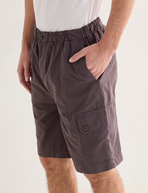 Tarnish Cargo Shorts, Charcoal product photo View 04 L