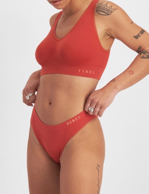 Bonds Seamless Gee Brief, Red Dust product photo View 02 L