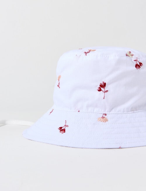 Teeny Weeny Flower Embroidery Bucket Hat, White product photo View 02 L
