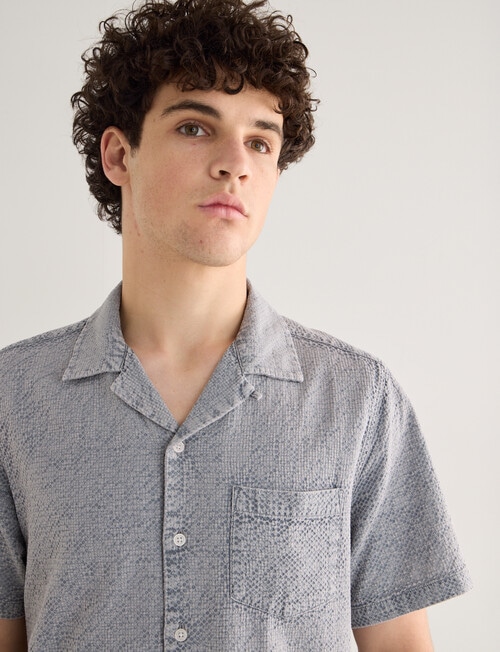 Tarnish Bahama Textured Shirt, Light Blue product photo