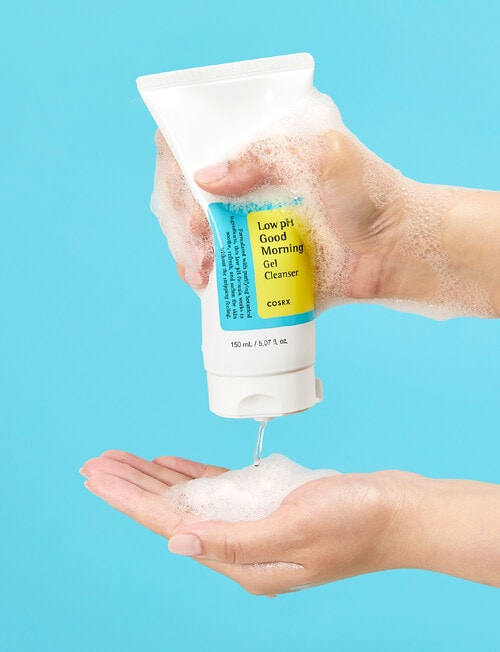 COSRX Low pH Good Morning Gel Cleanser product photo View 04 L
