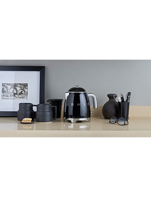 Smeg Mini Kettle, Black, KLF05BLAU product photo View 09 L
