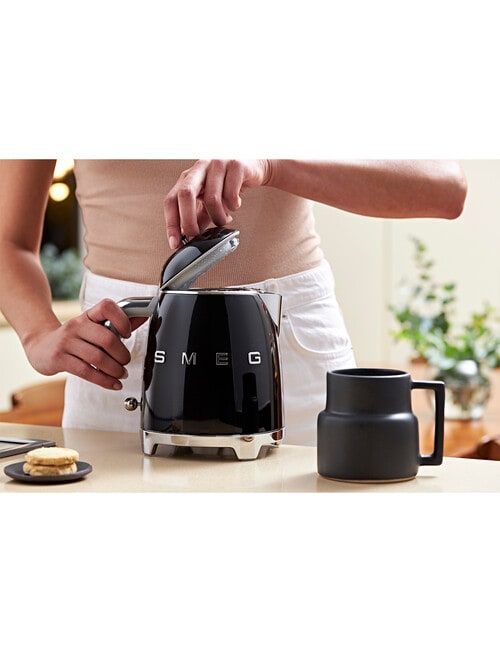 Smeg Mini Kettle, Black, KLF05BLAU product photo View 10 L