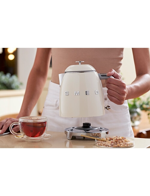 Smeg Mini Kettle, Cream, KLF05CRAU product photo View 10 L