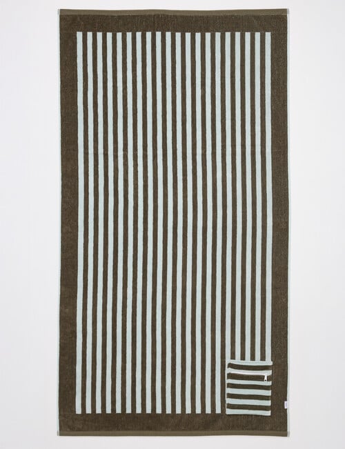 Verano Resort Zip Pocket Beach Towel product photo View 05 L