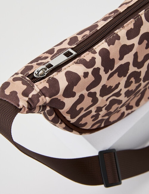 Switch Leopard Pouch, Chocolate & Natural product photo View 03 L