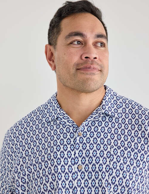 Gasoline King size Ikat Ditsy Floral Shirt, White & Blue product photo View 04 L