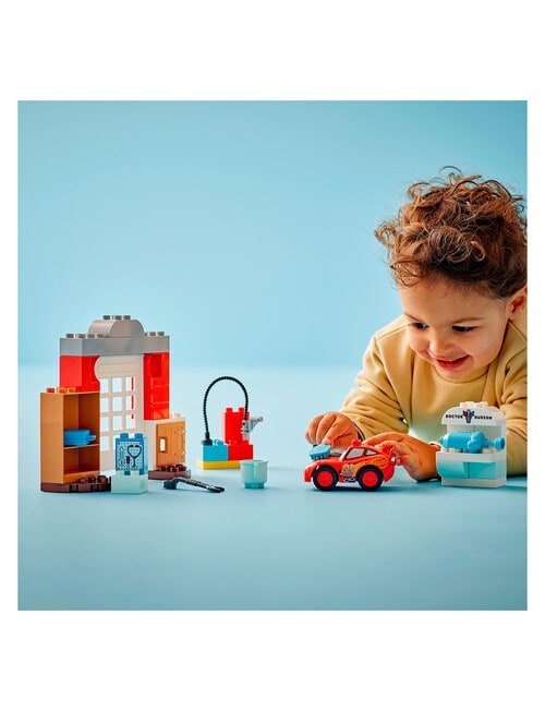 LEGO DUPLO Mcqueen's Visit To Doc's Garage, 10456 product photo View 06 L