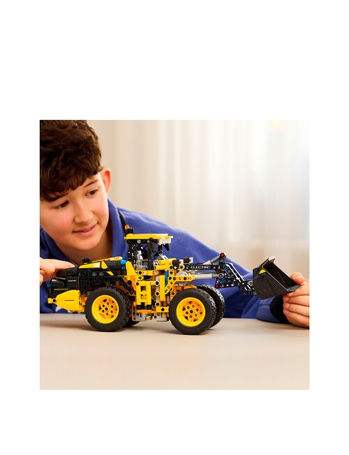 LEGO Technic Volvo L120 Electric Wheel Loader, 42209 product photo View 05 L