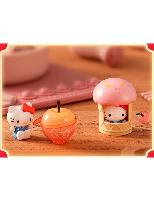 Hello Kitty Big Apple Workshop product photo View 02 L