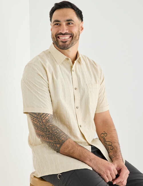 Kauri Trail Grid Texture Short Sleeve Shirt, Natural product photo
