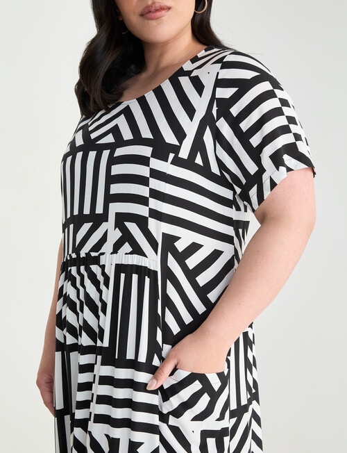 Studio Curve Abstract Stripe Oversize Pocket Dress, Black product photo View 04 L