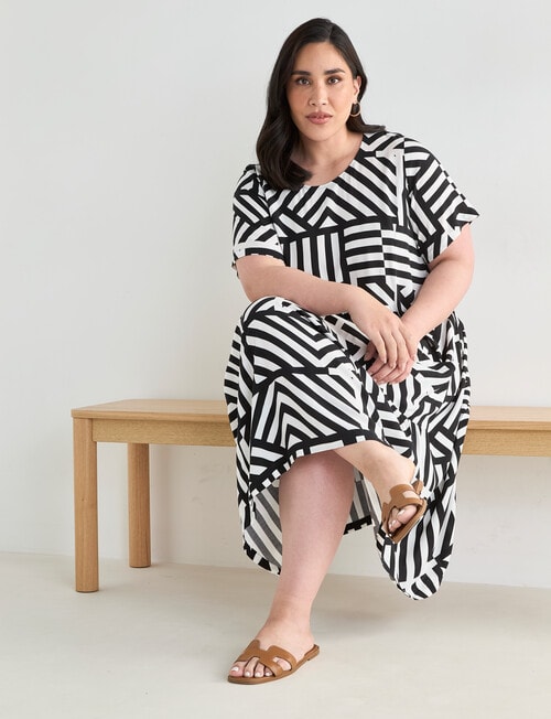 Studio Curve Abstract Stripe Oversize Pocket Dress, Black product photo View 07 L