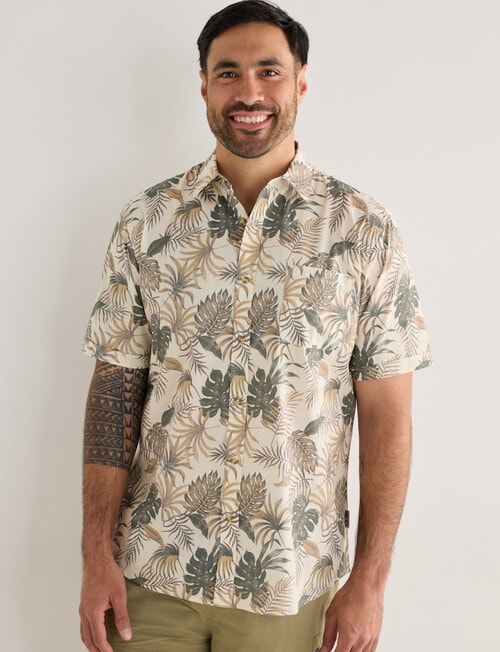 Kauri Trail Print Lawn Leaf Short Sleeve Shirt, Natural product photo