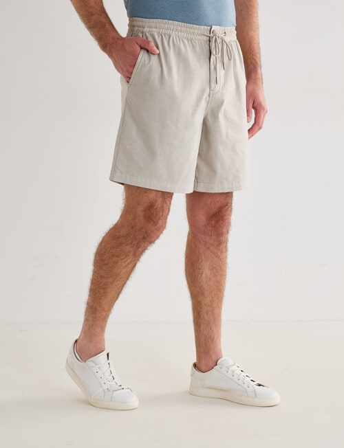 Chisel Shorts, Sand product photo