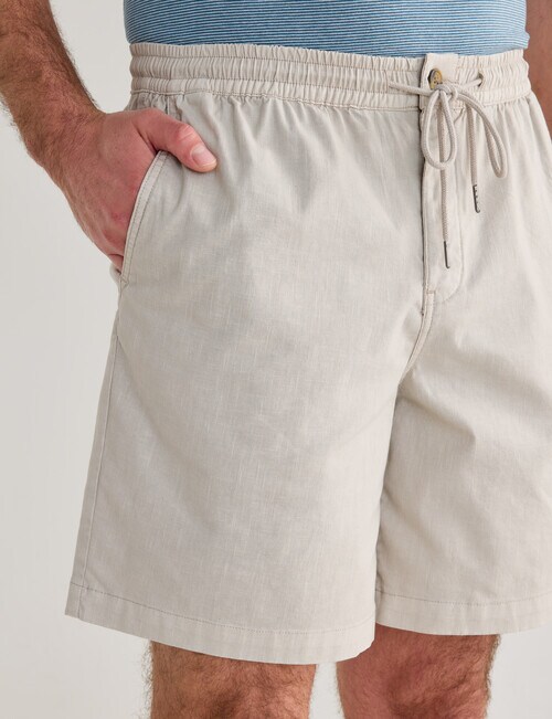 Chisel Shorts, Sand product photo View 04 L