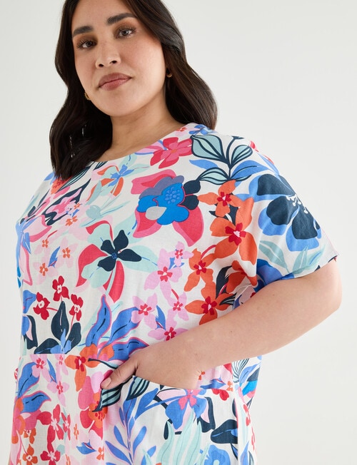 Studio Curve Linen Blend Pocket Front Dress, Bold Floral product photo View 04 L