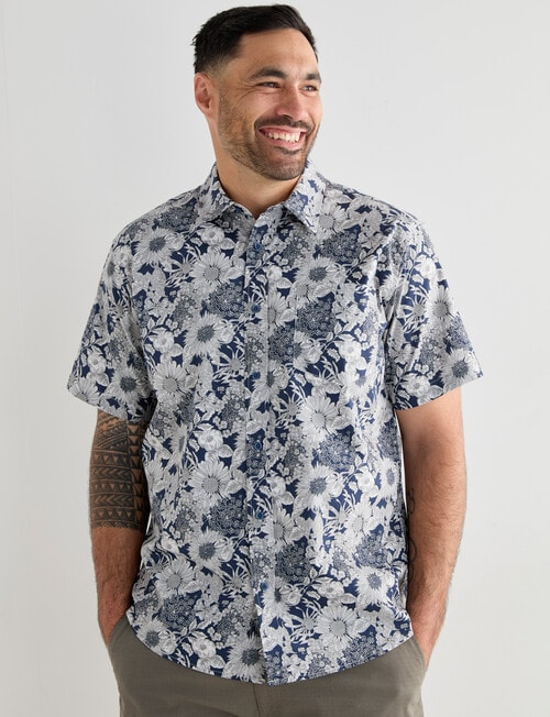 Logan Short Sleeve Shirt, Largo Navy product photo View 05 L
