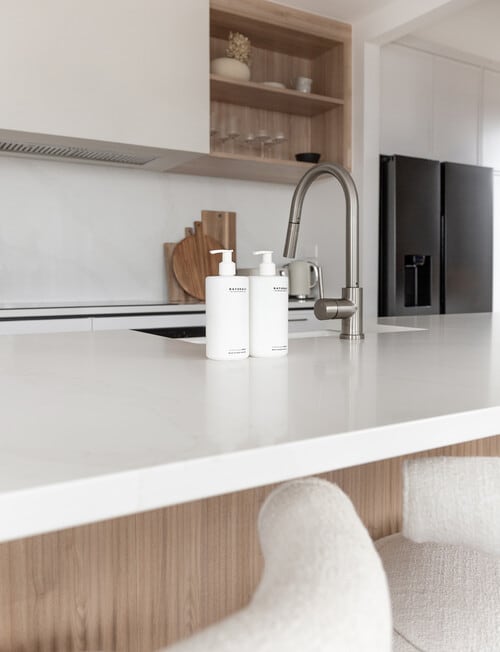 The Aromatherapy Co. Naturals Hand Wash, 400ml, Santal & Vanilla Orchid product photo View 04 L