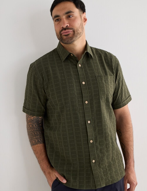 Kauri Trail Grid Texture Short Sleeve Shirt, Dark Olive product photo