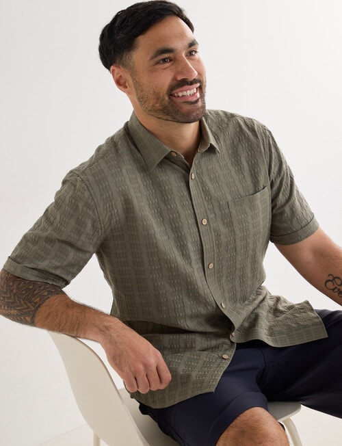 Kauri Trail Grid Texture Short Sleeve Shirt, Light Khaki product photo