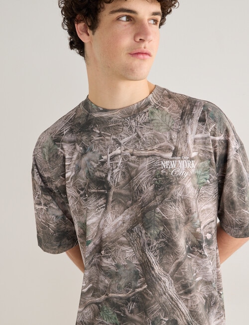 Tarnish Outdoor Club Tee, Green product photo View 05 L