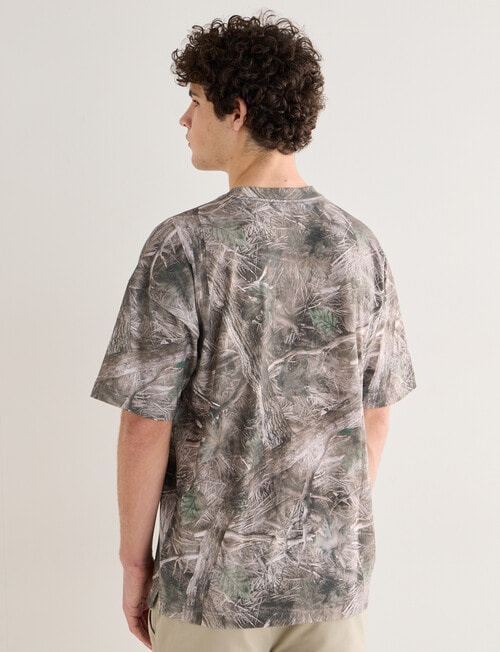 Tarnish Outdoor Club Tee, Green product photo View 02 L