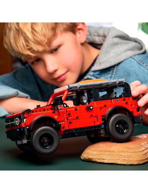 LEGO Technic Technic Ford Bronco® SUV, 42213 product photo View 06 L