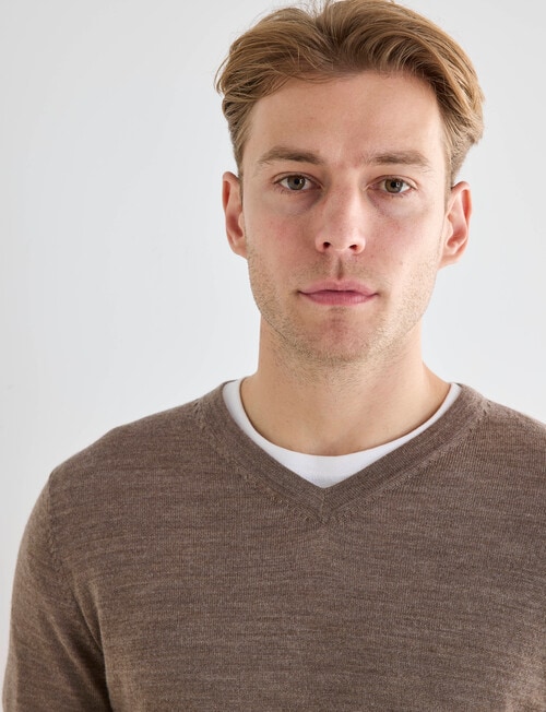 North South Merino Merino V-Neck Jumper, Fawn product photo View 04 L
