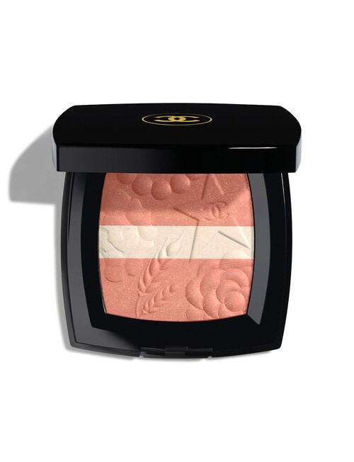 CHANEL LES SIGNES DE Illuminating Powder Blush product photo