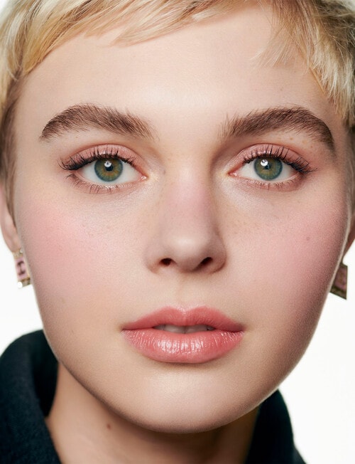 CHANEL LES SIGNES DE Illuminating Powder Blush product photo View 05 L