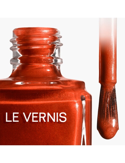 CHANEL LE VERNIS Nail Colour product photo View 02 L