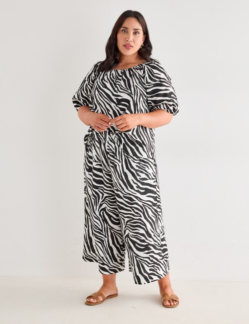 Studio Curve Linen Blend Gathered Raglan Top, Black Zebra product photo View 03 L