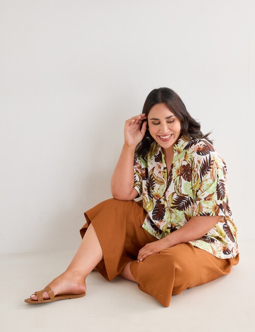 Studio Curve Linen Blend Short Sleeved Shirt, Bush Tropics product photo View 05 L