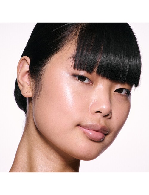 MAC Skinfinish Lightstruck Liquid Highlighter product photo View 05 L