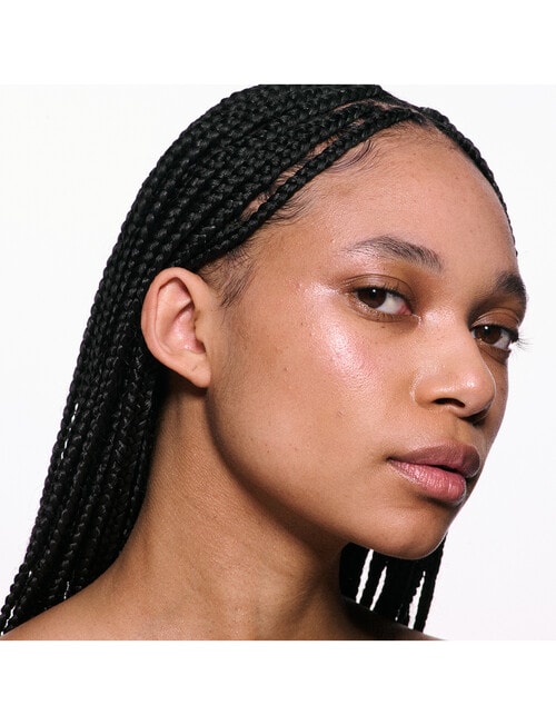 MAC Skinfinish Lightstruck Liquid Highlighter product photo View 04 L