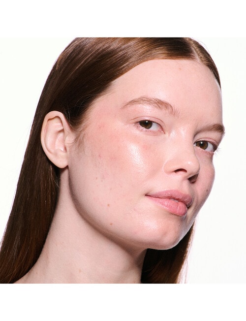 MAC Skinfinish Lightstruck Liquid Highlighter product photo View 06 L