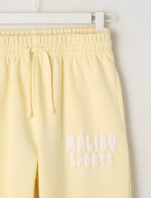 Switch Malibu Trackpant, Butter product photo View 02 L