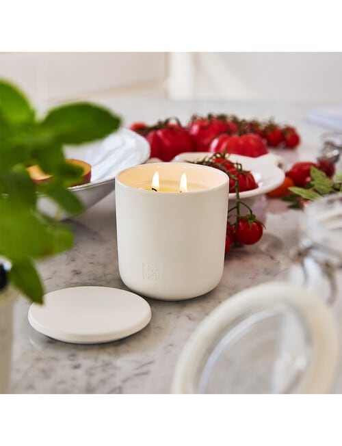 CIRCA Candle, 300g, Jasmine & Magnolia product photo View 03 L