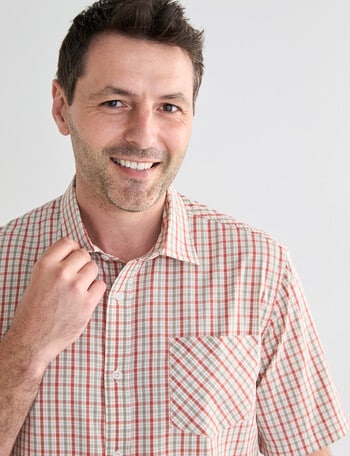 Chisel Mason Short Sleeve Shirt, Red product photo