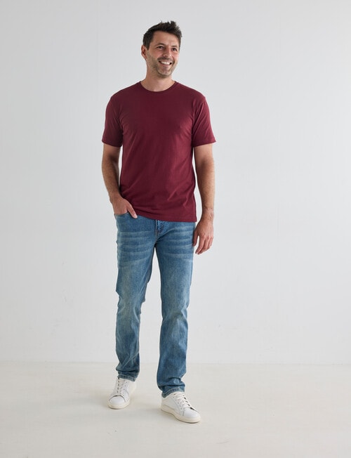 Chisel Ultimate Crew Tee, Maroon product photo View 03 L