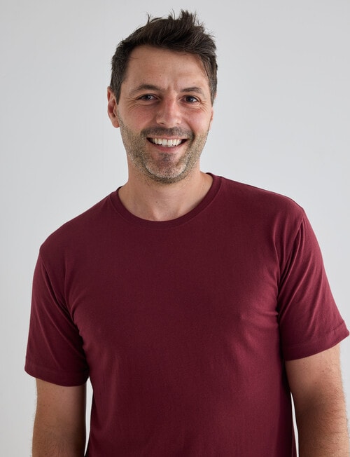 Chisel Ultimate Crew Tee, Maroon product photo View 04 L