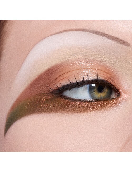 MAC Multichrome Single Eye Shadow Compact product photo View 04 L