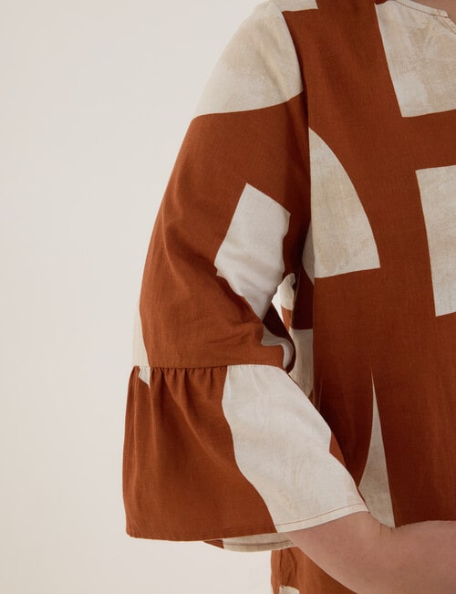 Studio Curve Linen Blend Ruffle Cuff Top, Rust Graphic product photo View 05 L